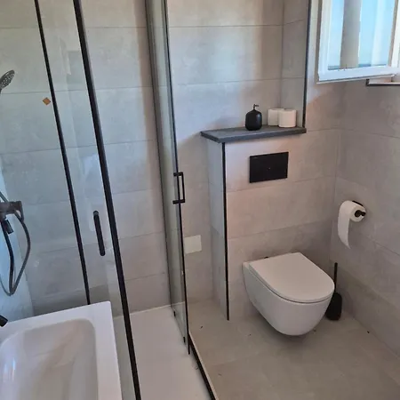 Pavlovic Apartment Sucuraj